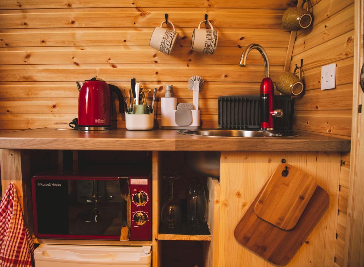Highland & Transylvania Glamping Pods 罗伊桥 外观 照片