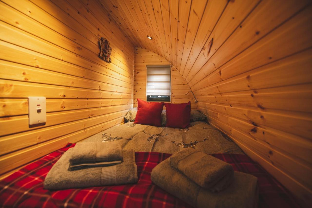 Highland & Transylvania Glamping Pods 罗伊桥 外观 照片