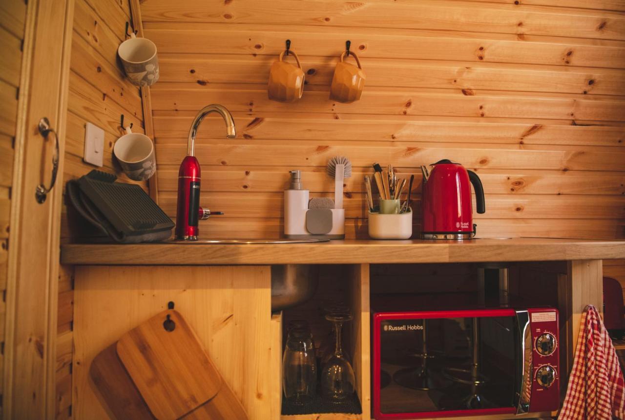 Highland & Transylvania Glamping Pods 罗伊桥 外观 照片